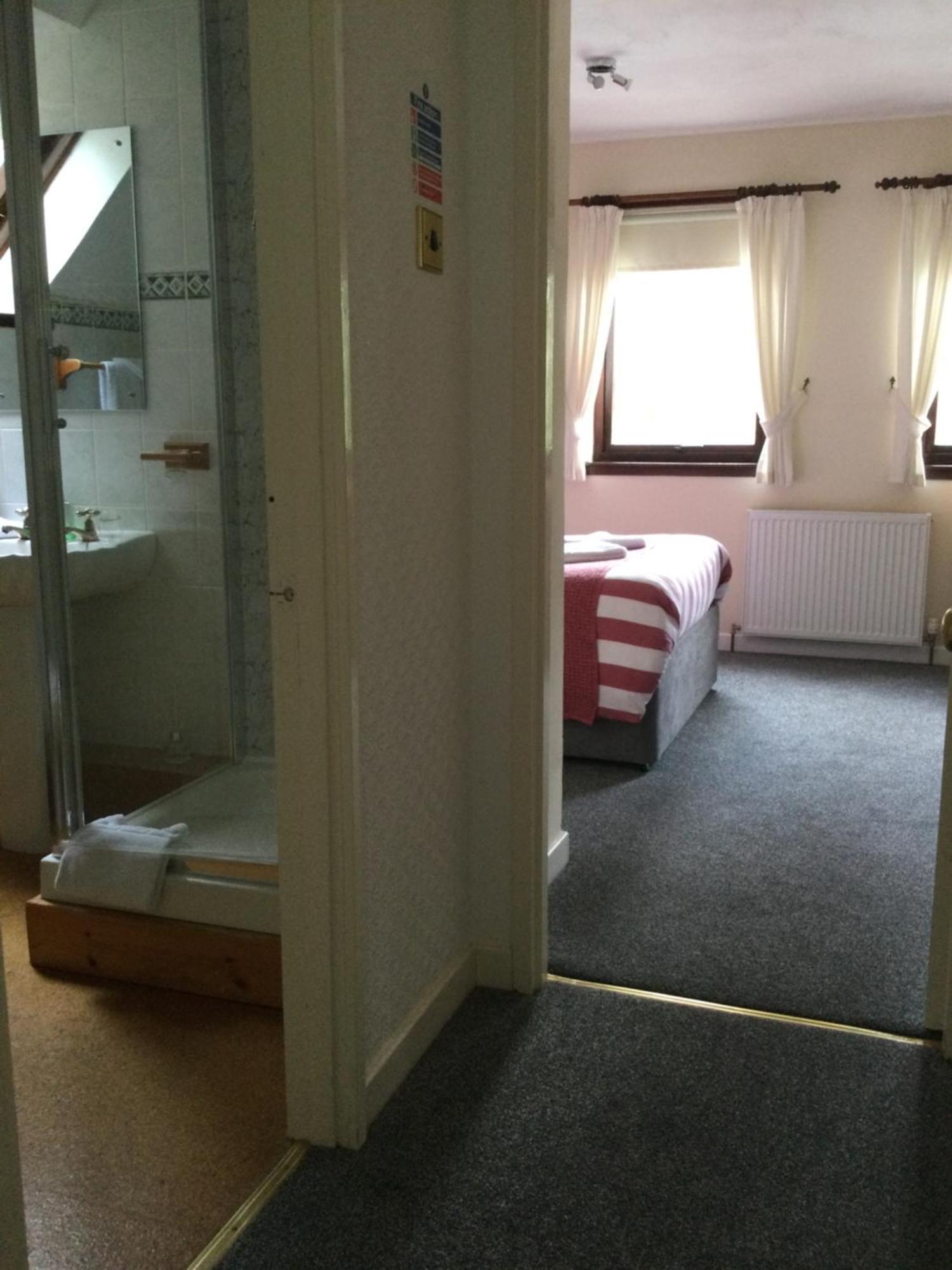 Darroch View B&B อินเวอร์มอริสตัน ภายนอก รูปภาพ