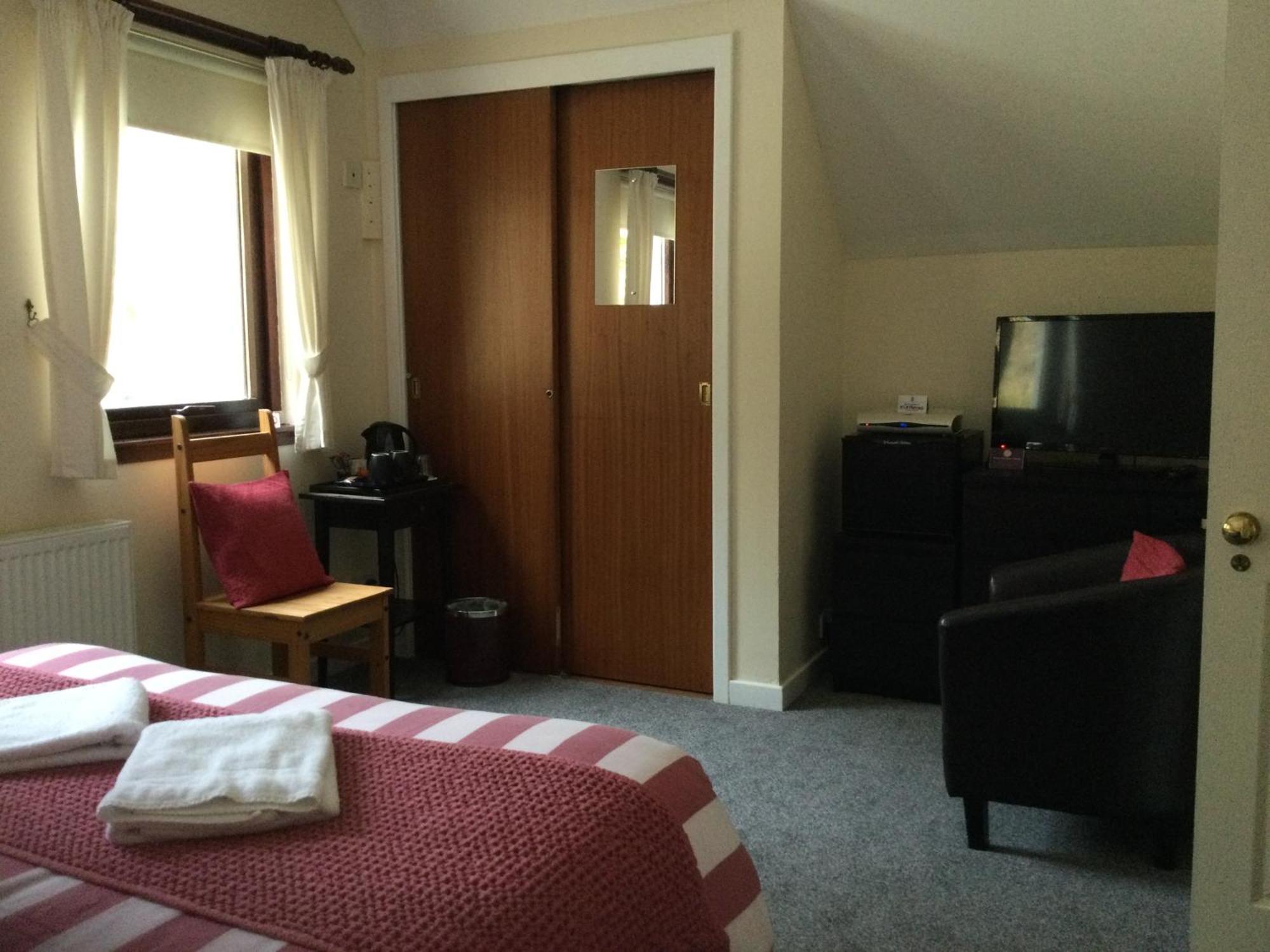 Darroch View B&B อินเวอร์มอริสตัน ภายนอก รูปภาพ
