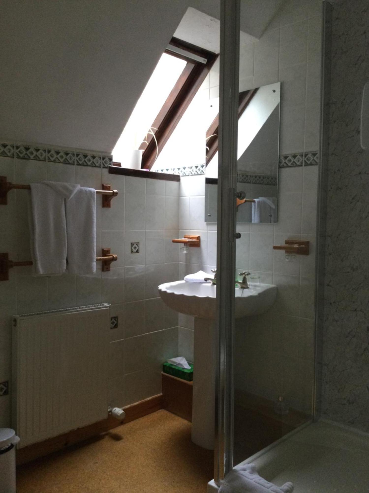 Darroch View B&B อินเวอร์มอริสตัน ภายนอก รูปภาพ