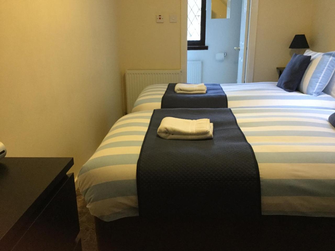 Darroch View B&B อินเวอร์มอริสตัน ภายนอก รูปภาพ